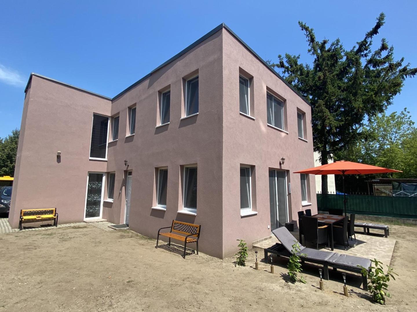 Four Flowers Apartman Siofok Ngoại thất bức ảnh