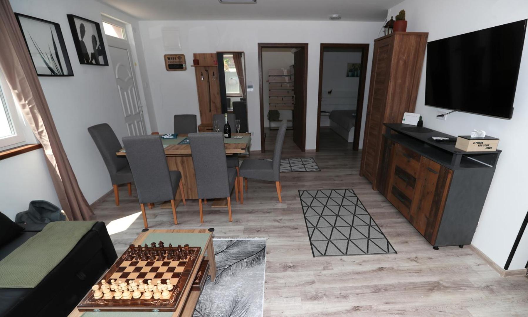 Four Flowers Apartman Siofok Ngoại thất bức ảnh