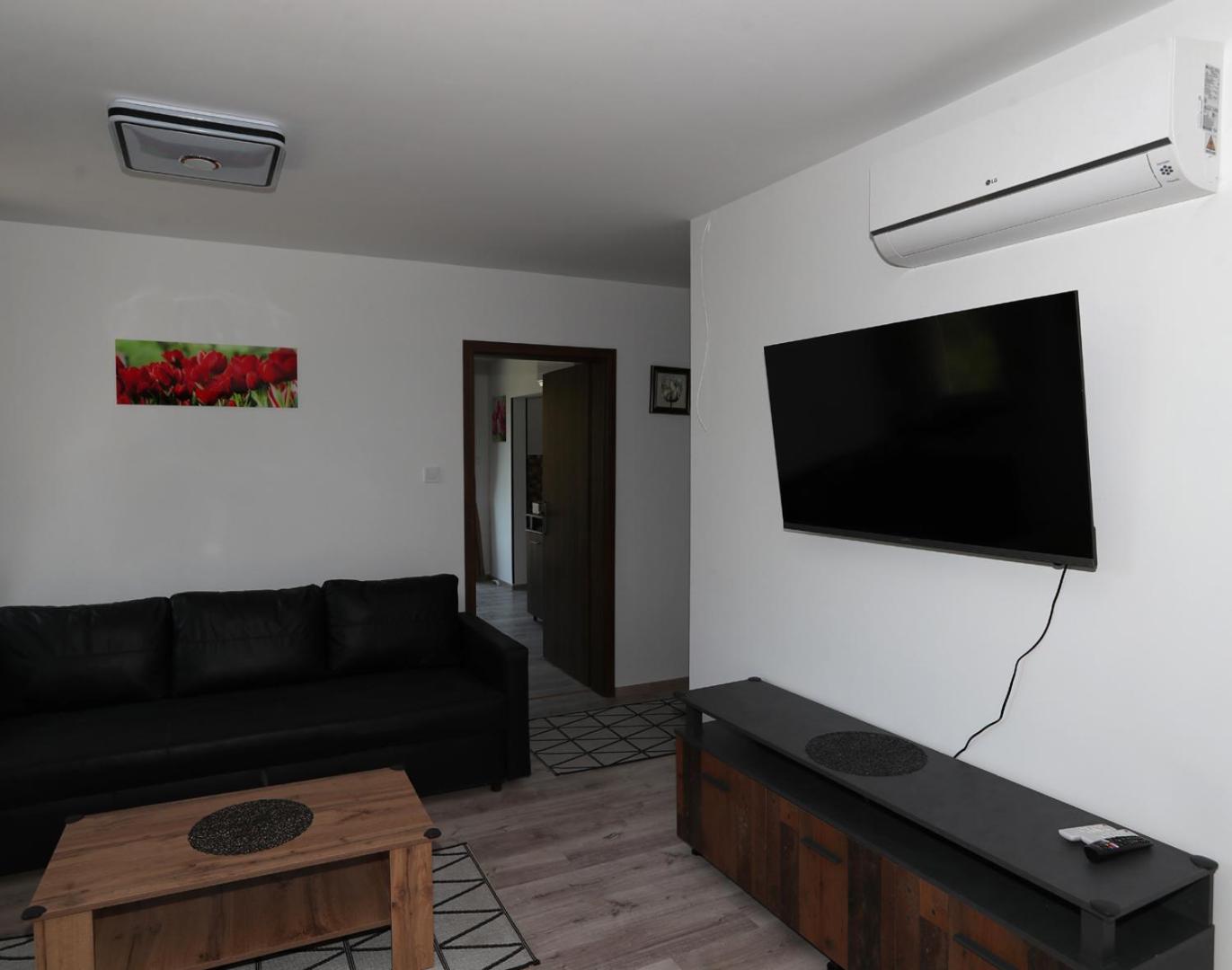 Four Flowers Apartman Siofok Ngoại thất bức ảnh