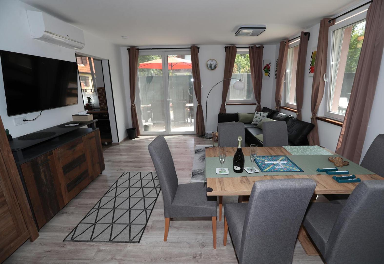 Four Flowers Apartman Siofok Ngoại thất bức ảnh